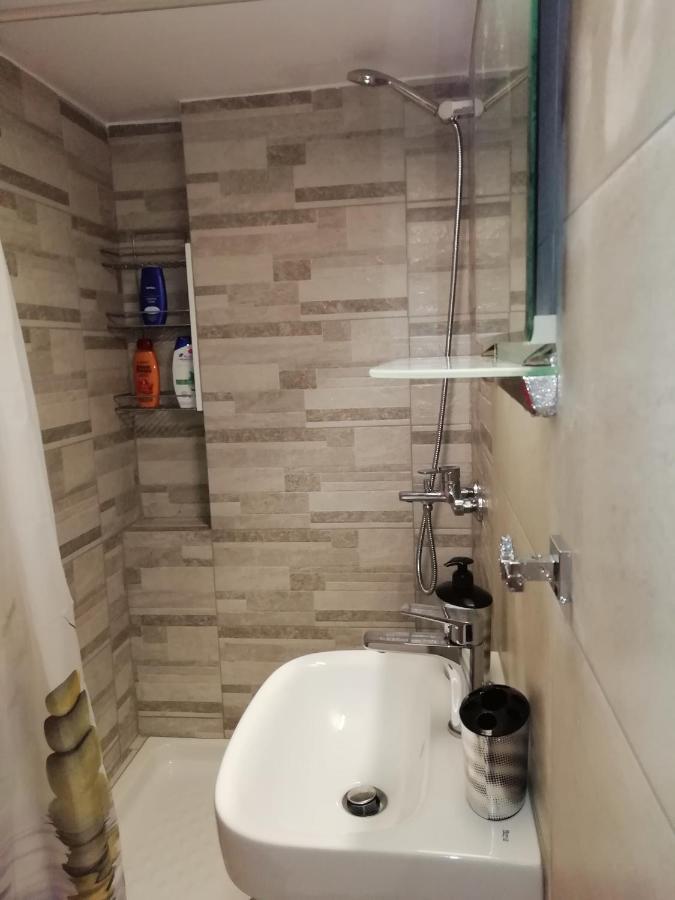 Cute Apartmnet In Thiseio Athen Eksteriør billede